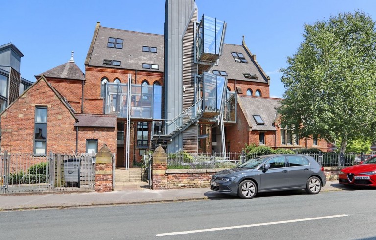View Full Details for Grey Street, Prestwich, M25