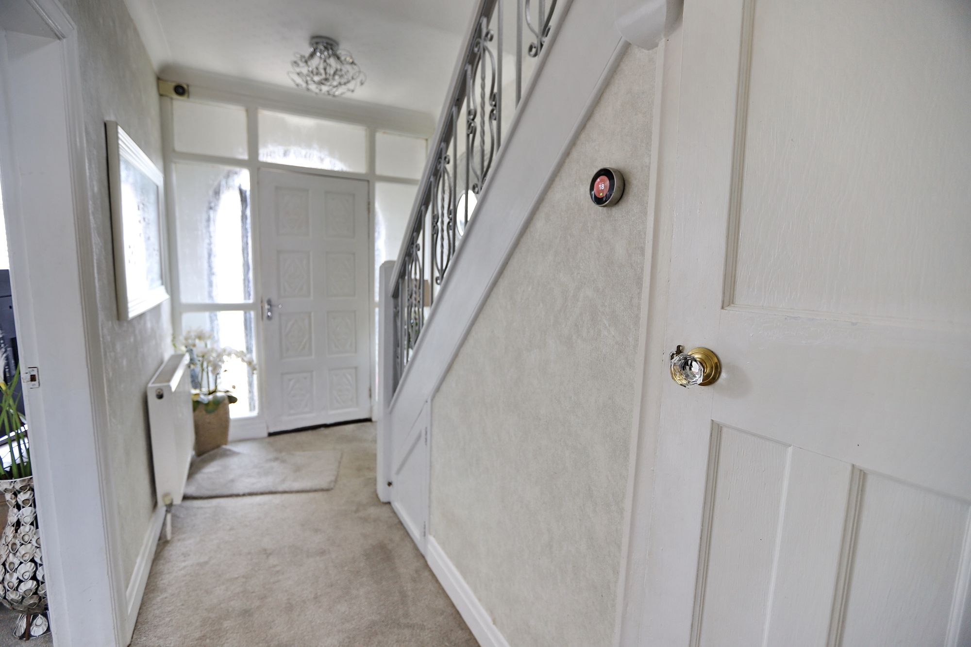 Images for Kings Avenue, Whitefield, M45