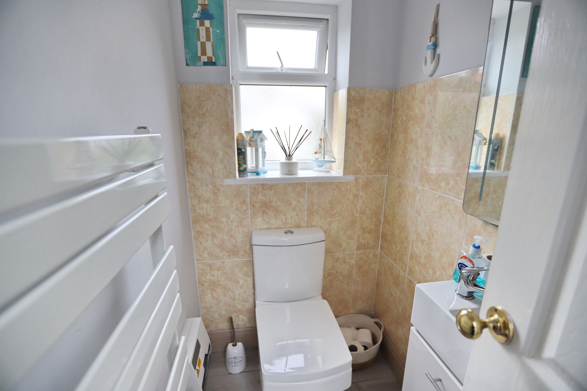 Images for Kings Avenue, Whitefield, M45