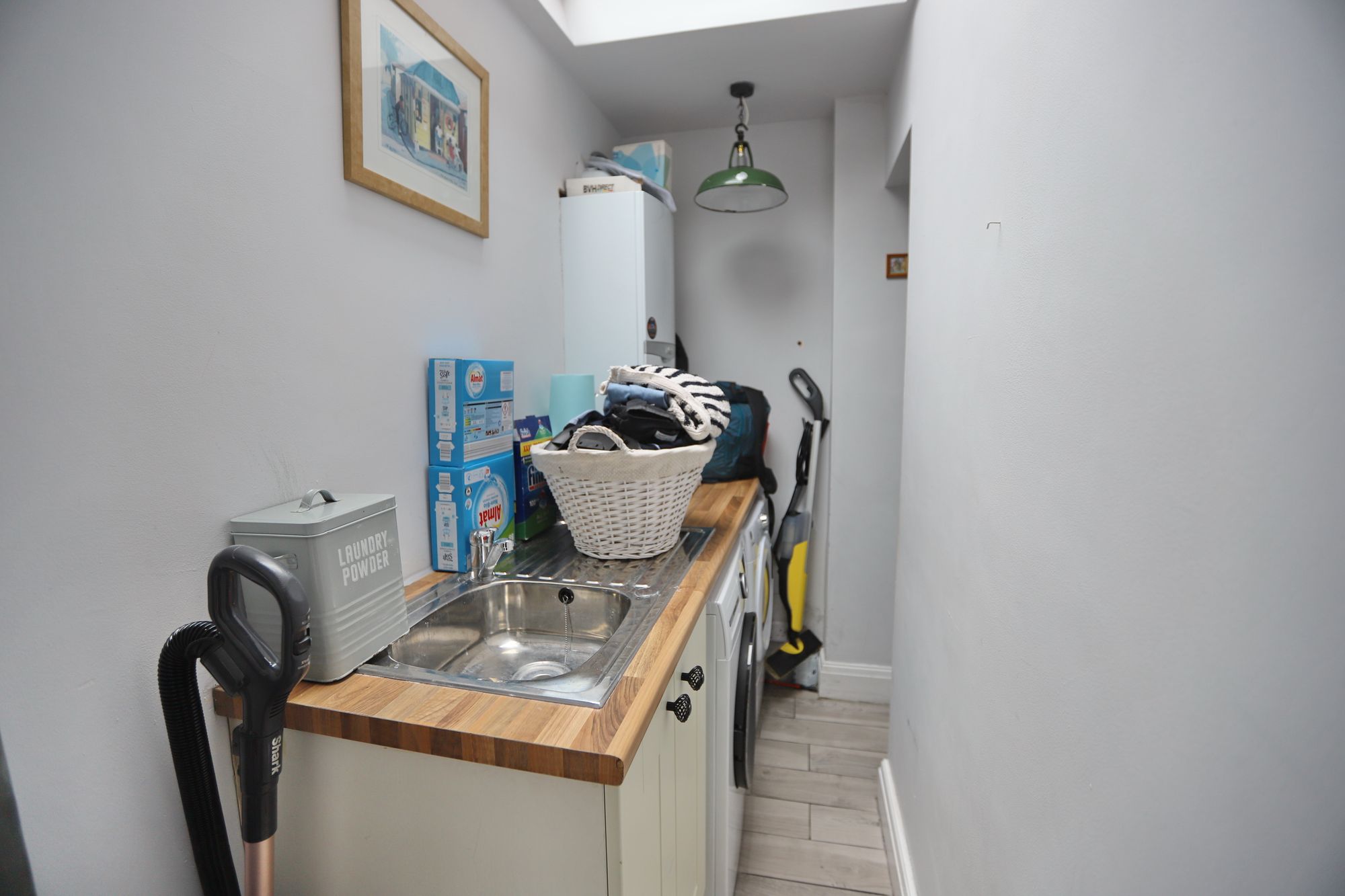 Images for Kings Avenue, Whitefield, M45