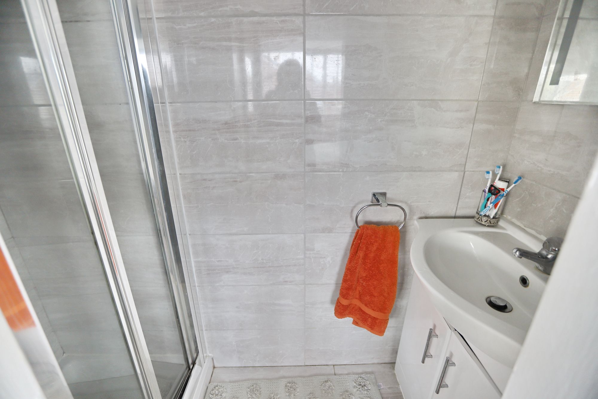 Images for Kings Avenue, Whitefield, M45