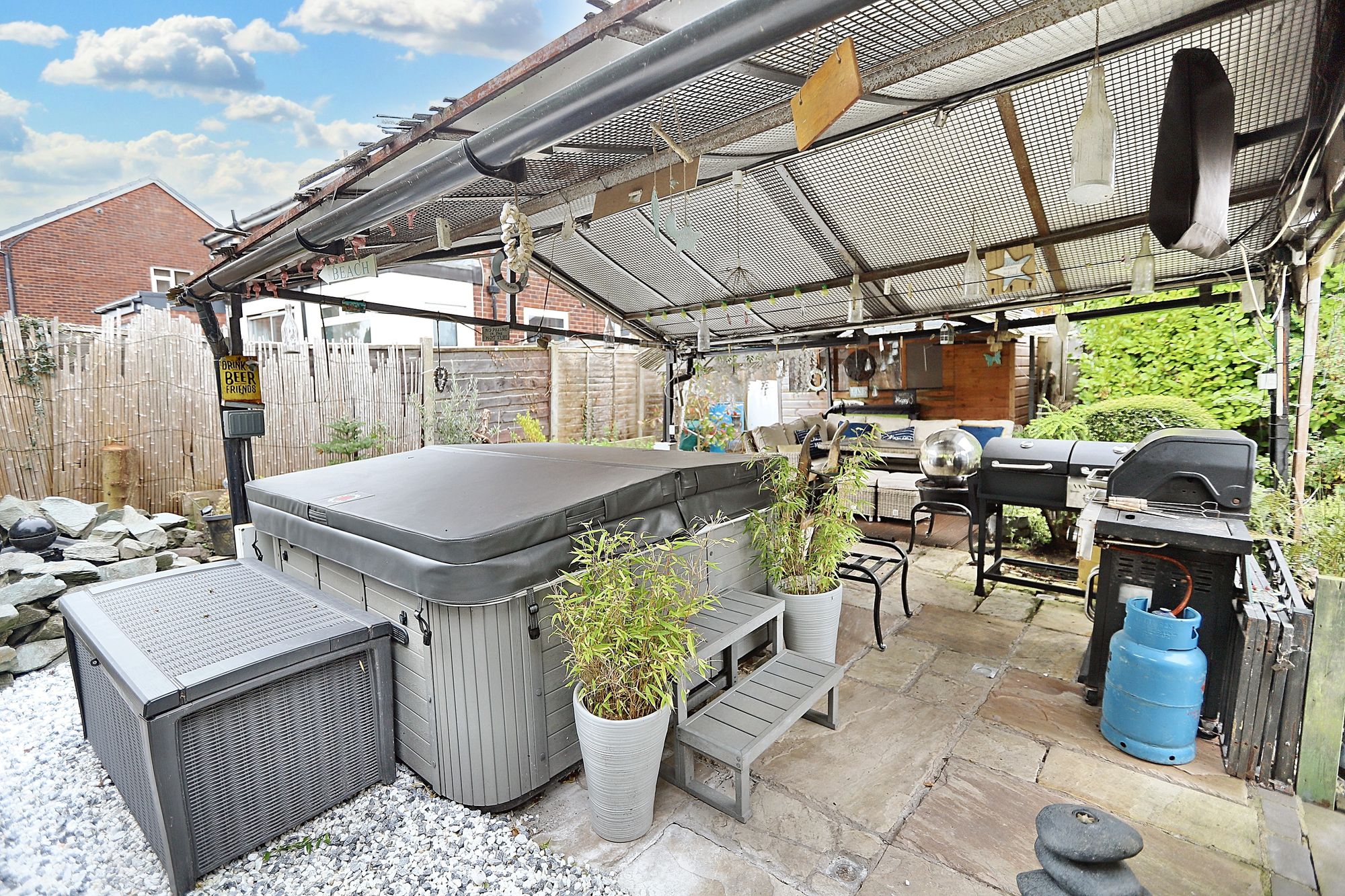 Images for Kings Avenue, Whitefield, M45