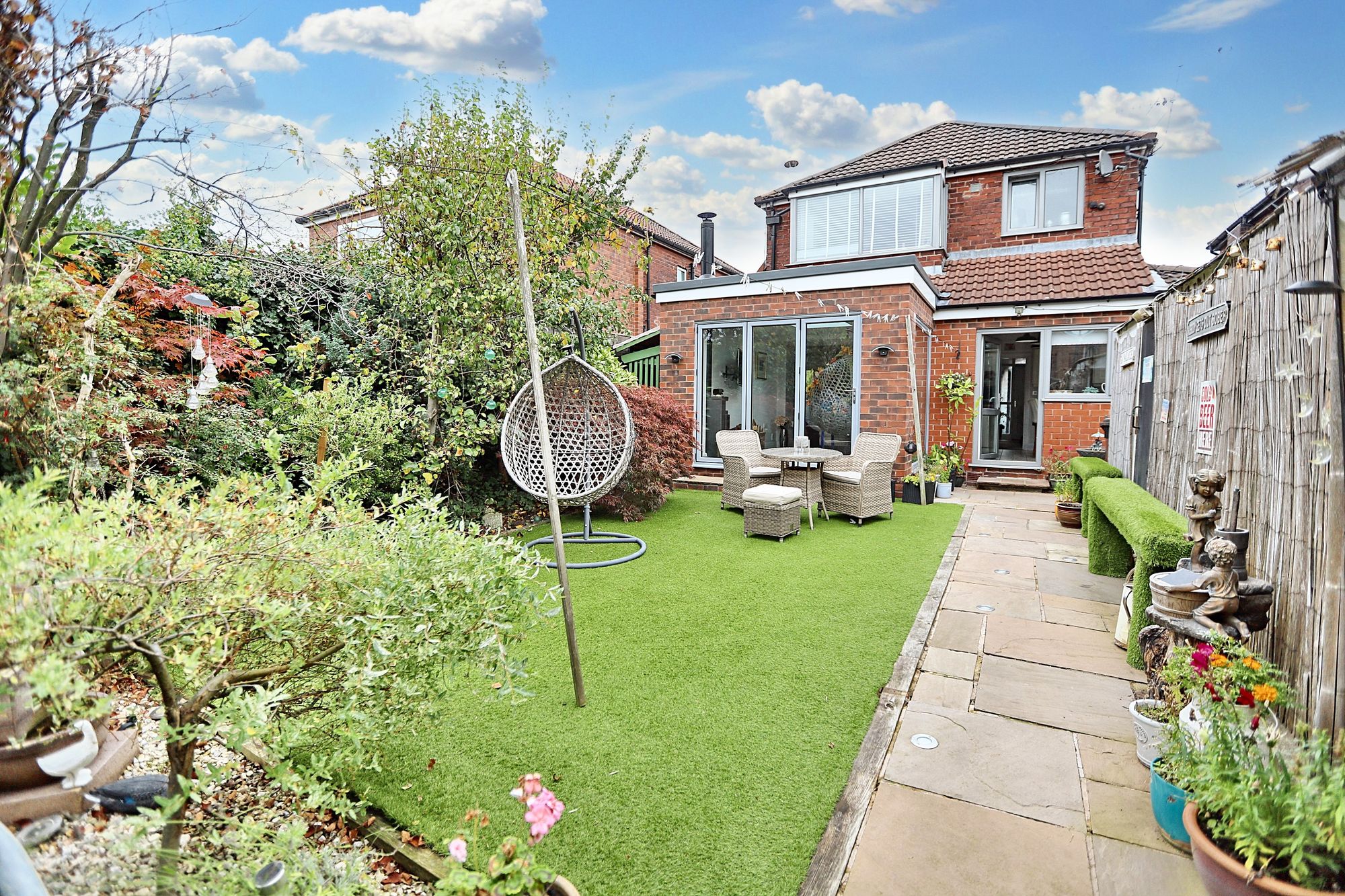 Images for Kings Avenue, Whitefield, M45