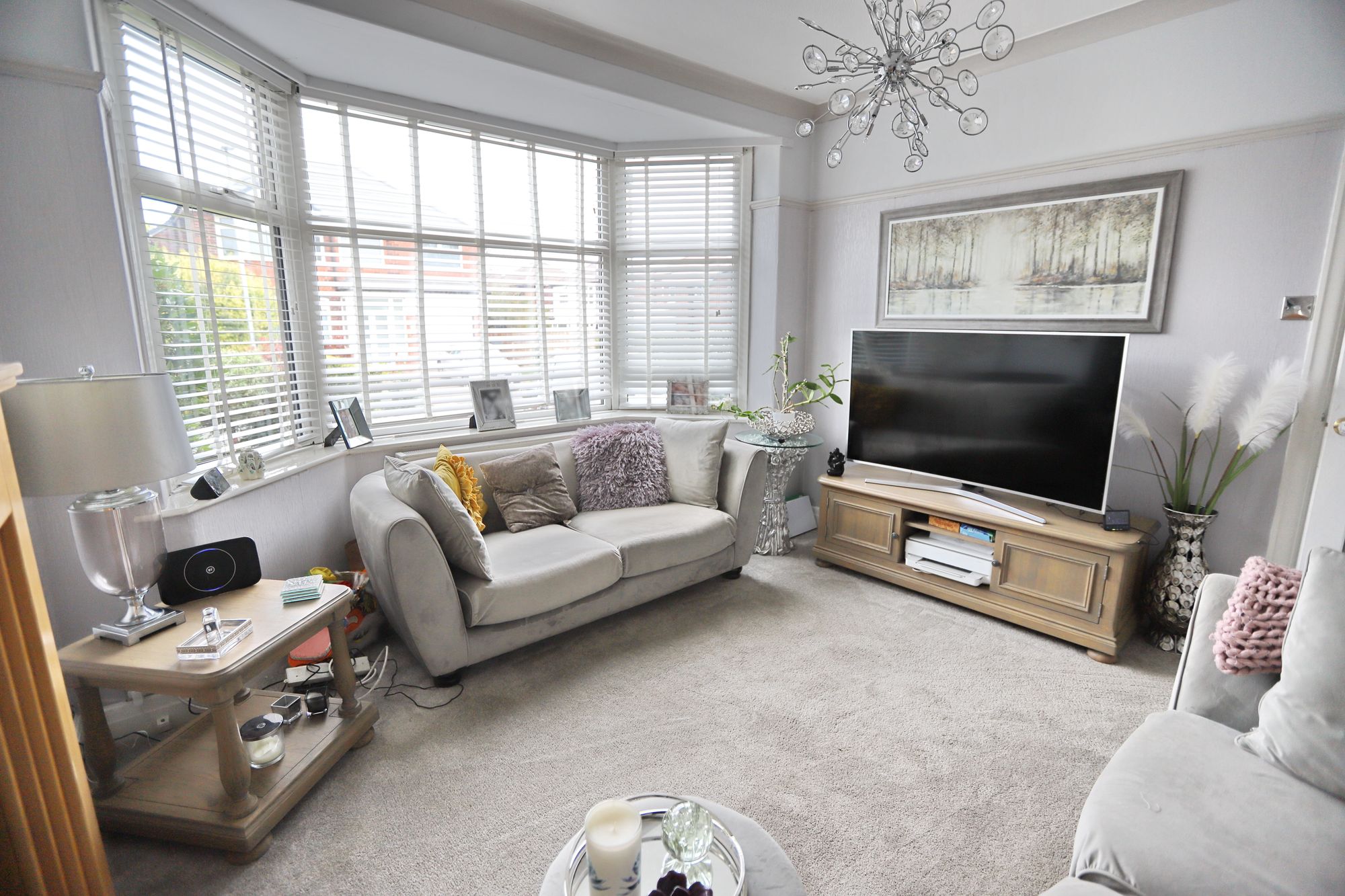 Images for Kings Avenue, Whitefield, M45