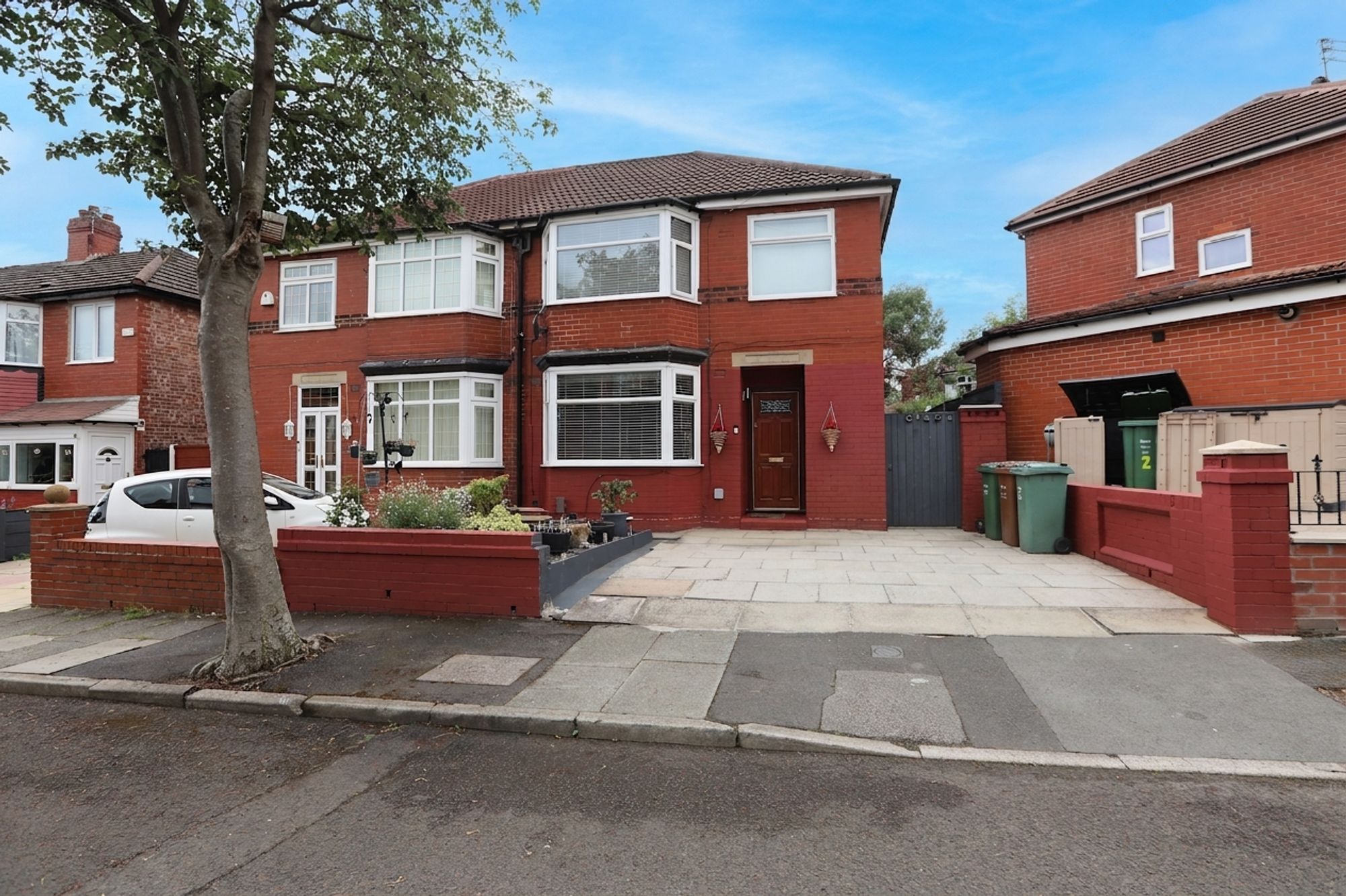 Images for Pine Avenue, Whitefield, M45