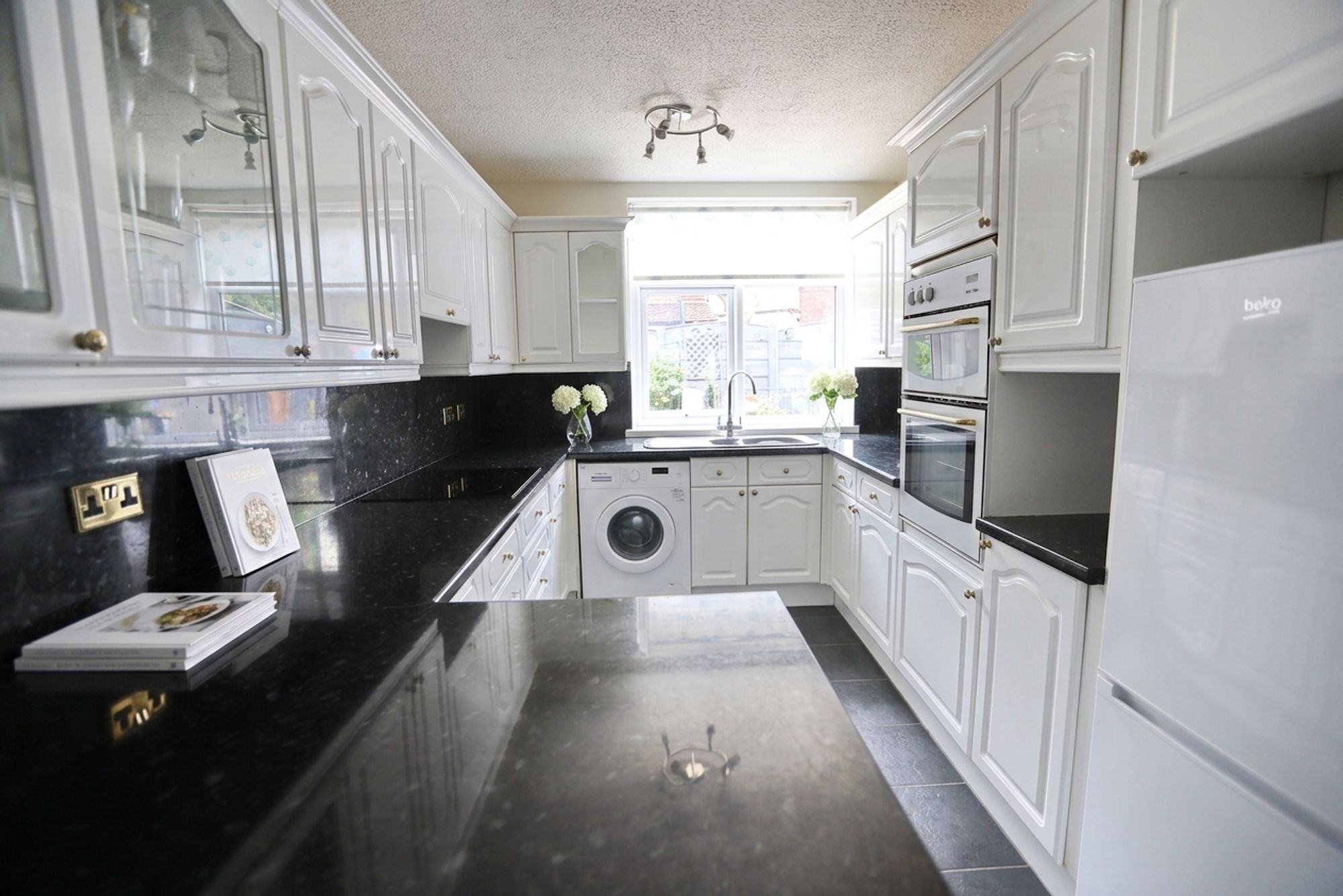Images for Pine Avenue, Whitefield, M45