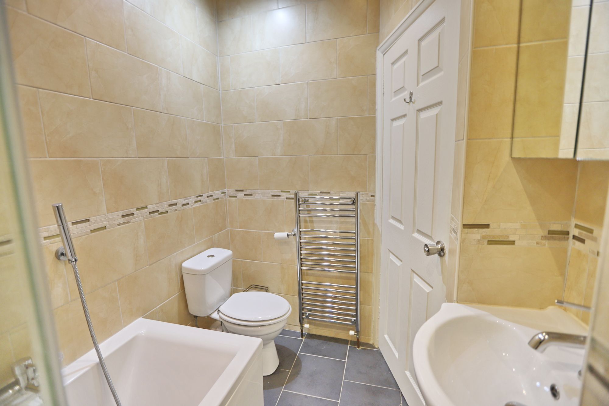 Images for Higher Lane, Whitefield, M45