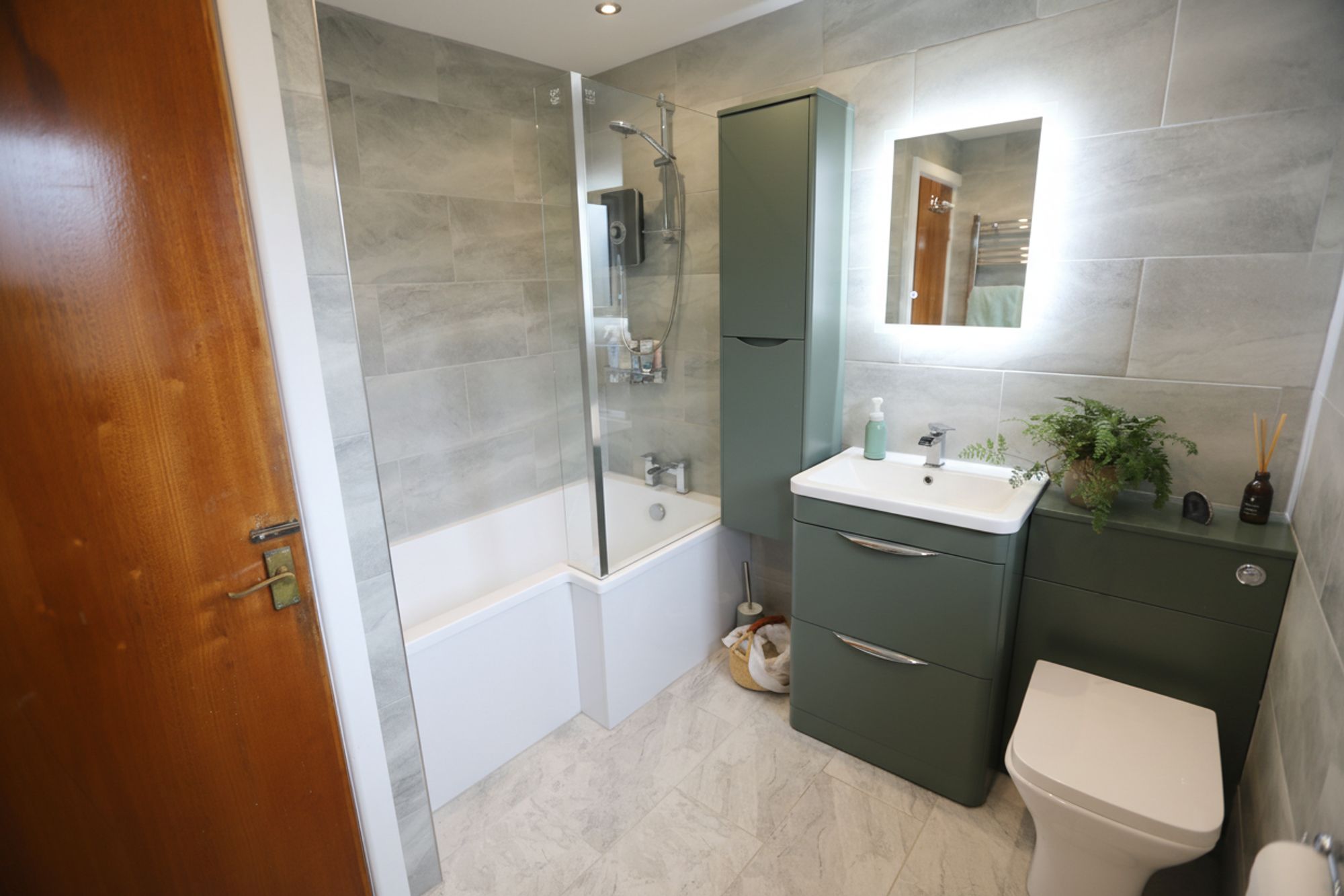 Images for Wingate Drive, Whitefield, M45