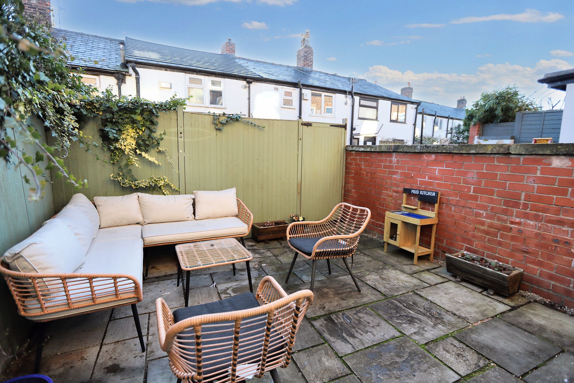 Images for York Street, Whitefield, M45