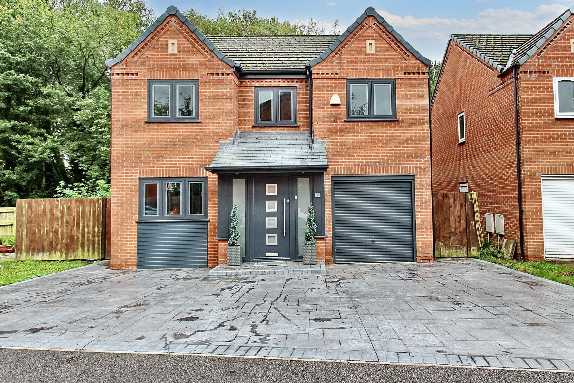 Images for Little Green View, Middleton, M24