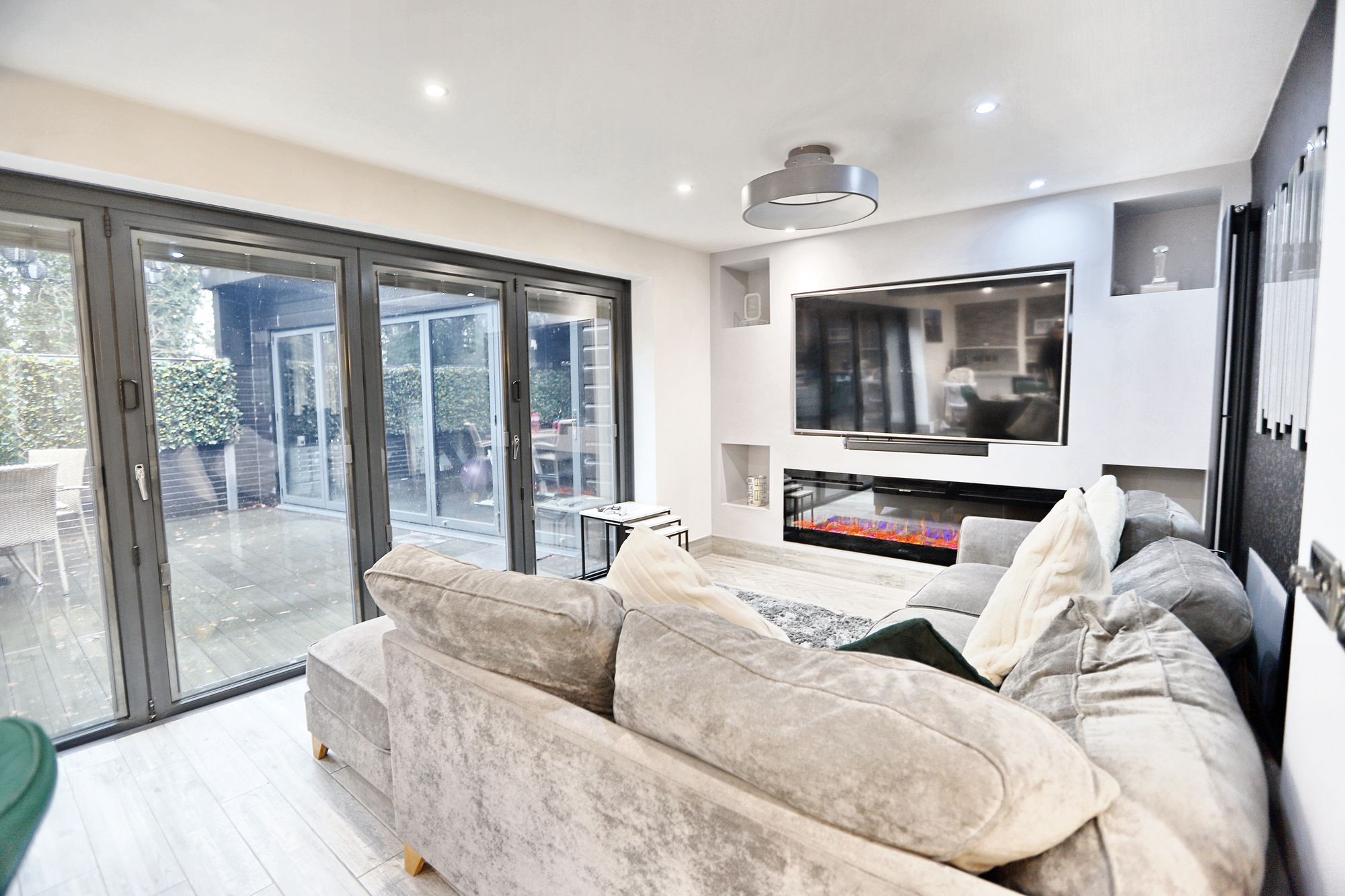 Images for Little Green View, Middleton, M24