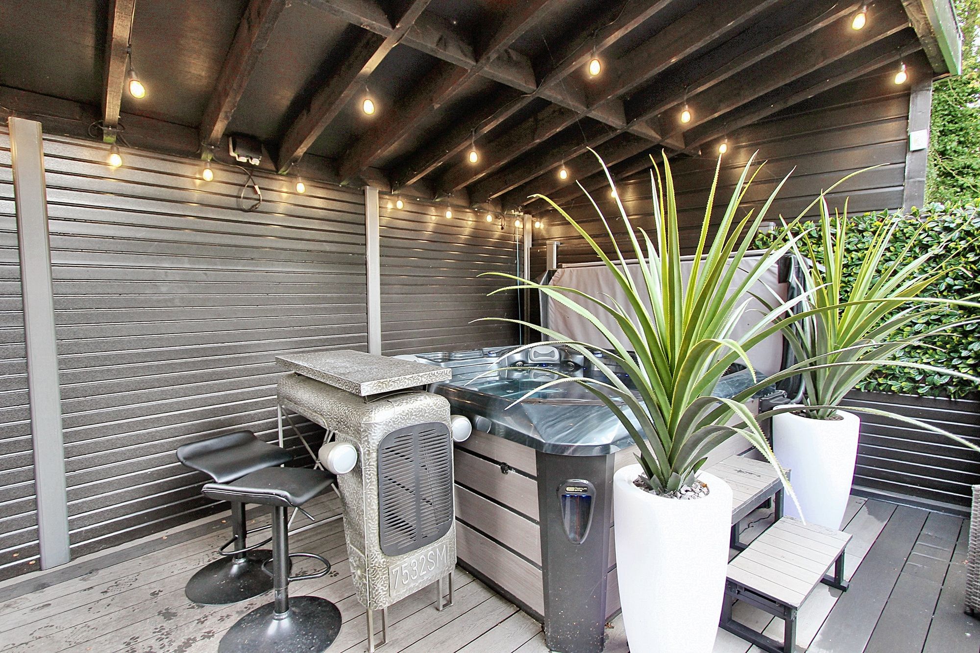 Images for Little Green View, Middleton, M24