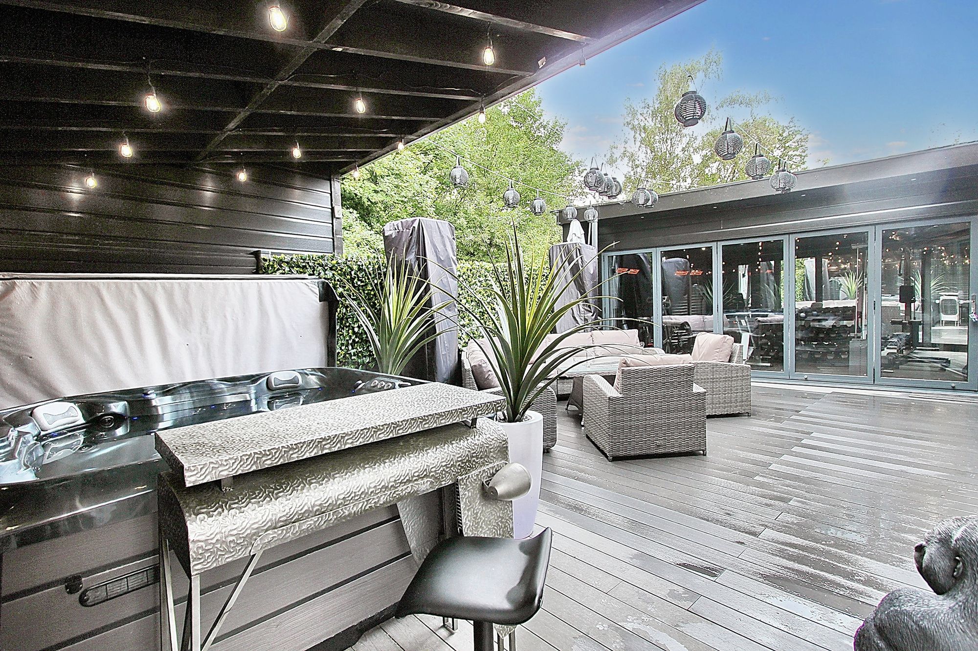 Images for Little Green View, Middleton, M24