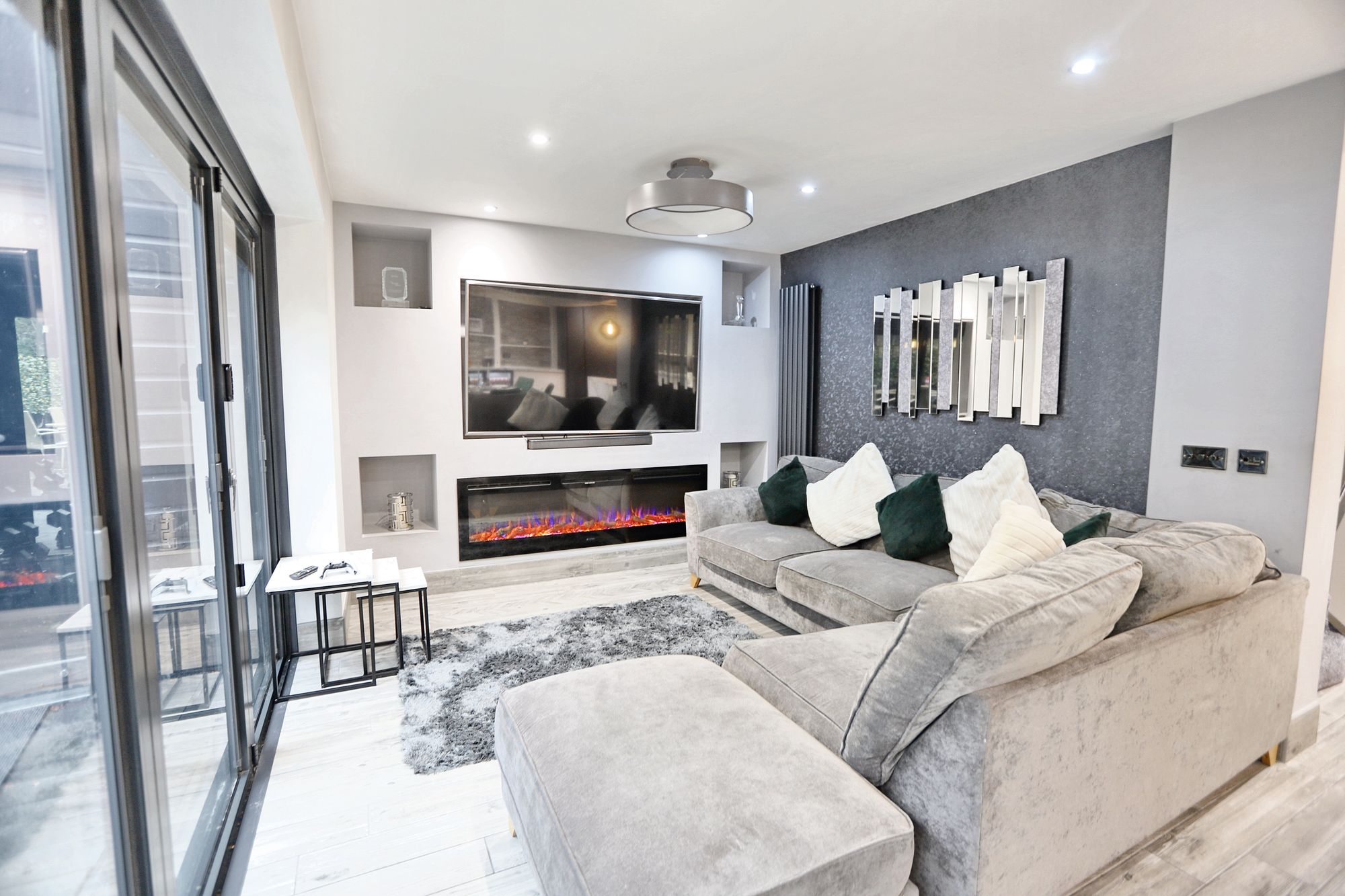 Images for Little Green View, Middleton, M24