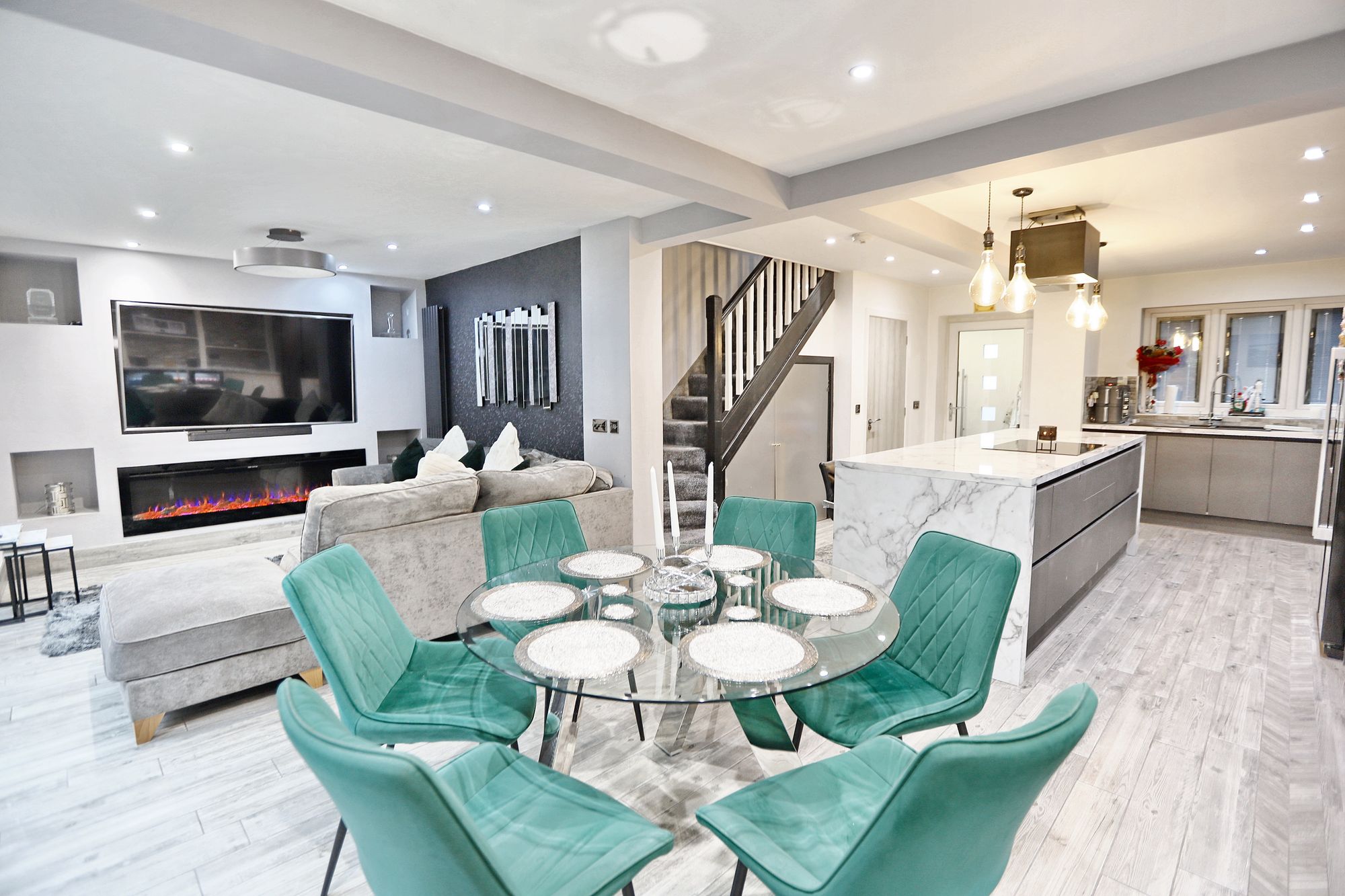 Images for Little Green View, Middleton, M24