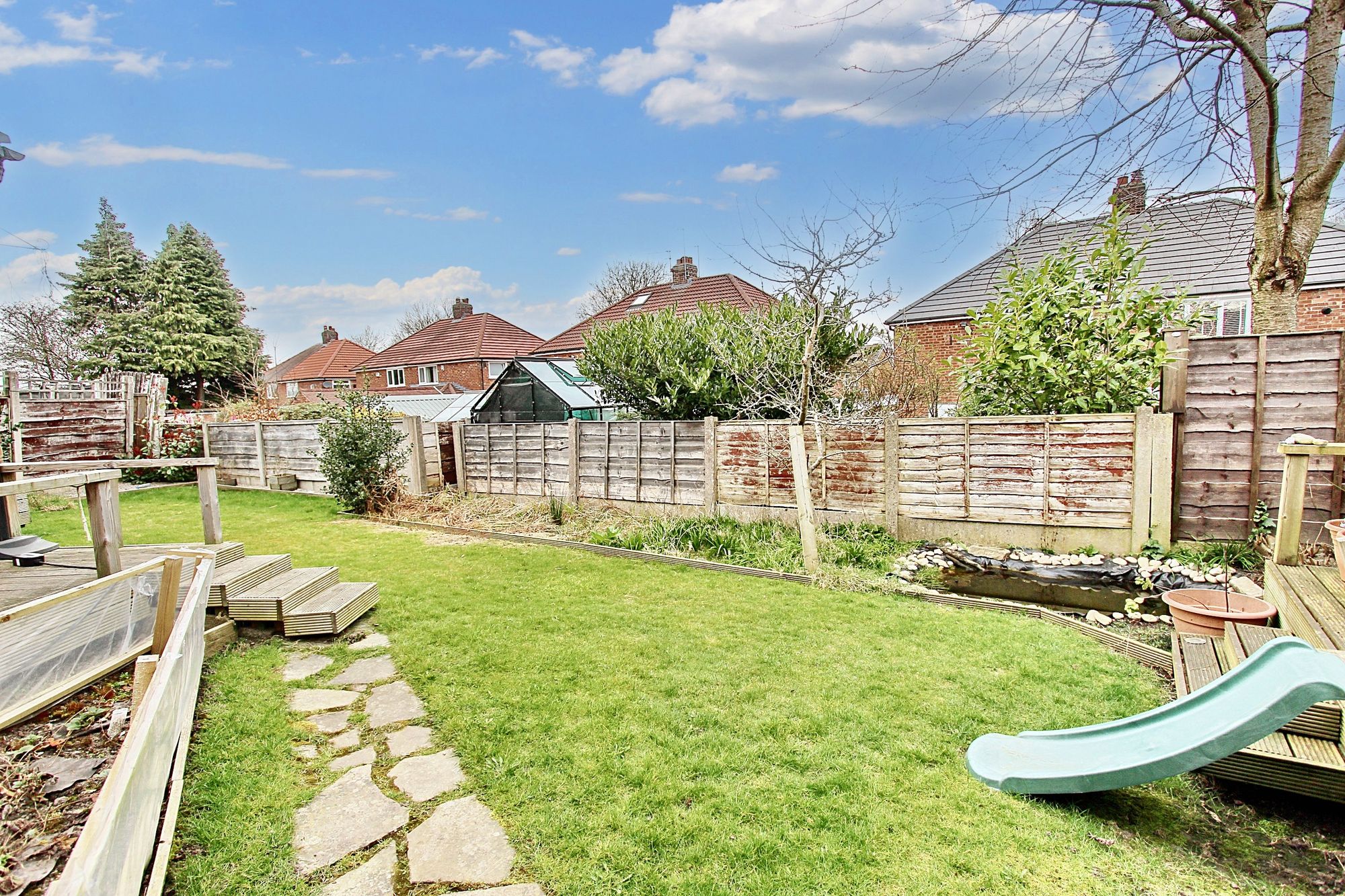 Images for Hilltop Avenue, Whitefield, M45