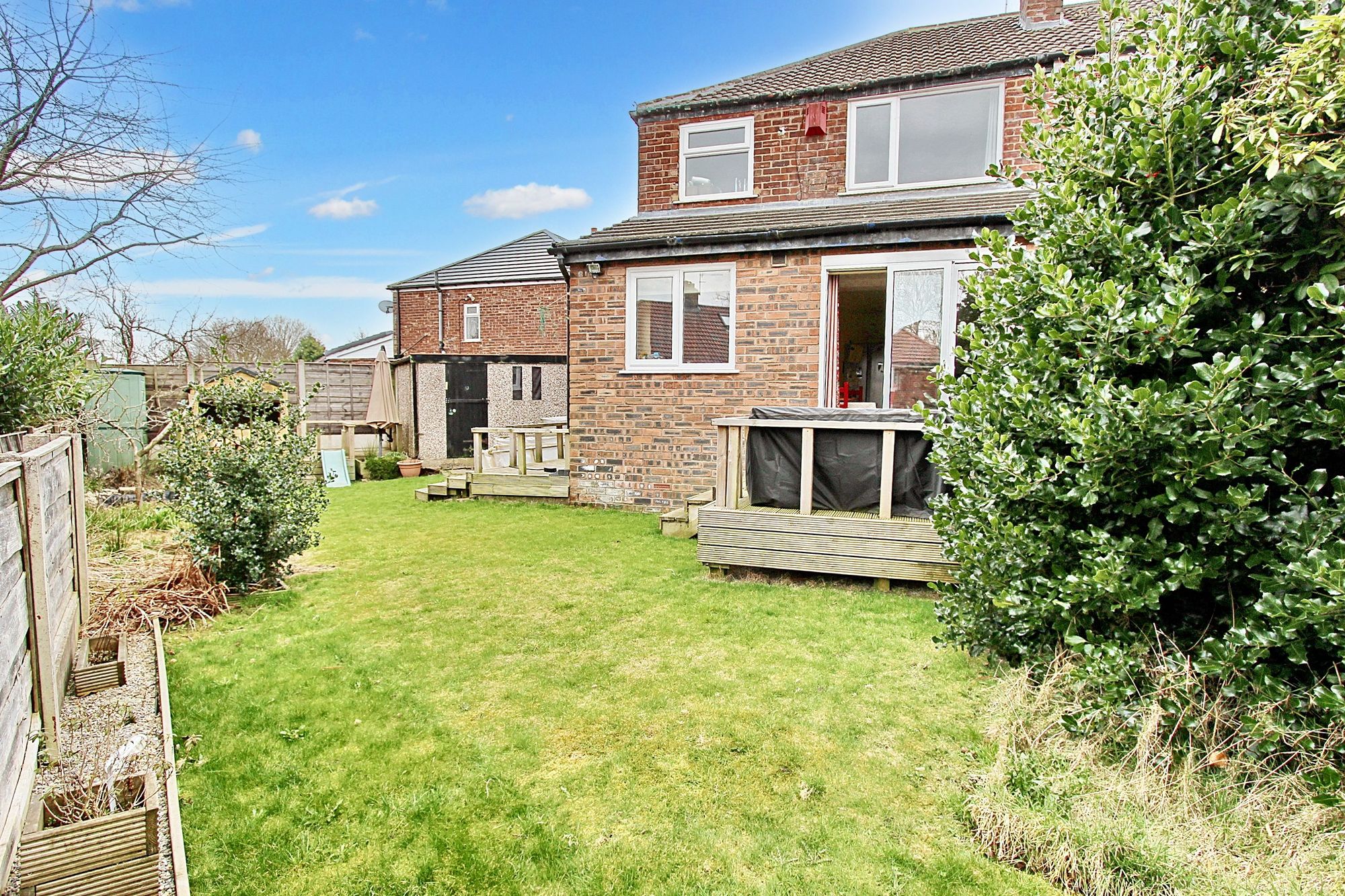 Images for Hilltop Avenue, Whitefield, M45