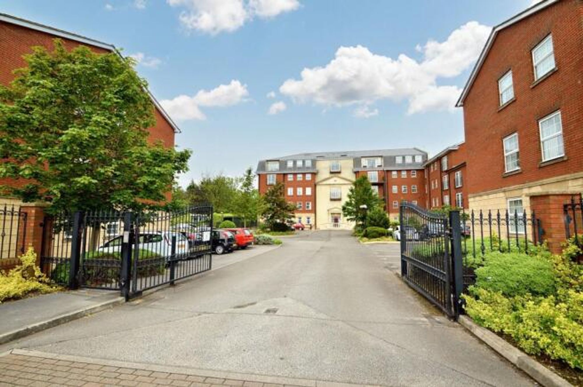 Images for Higher Lane, Whitefield, M45