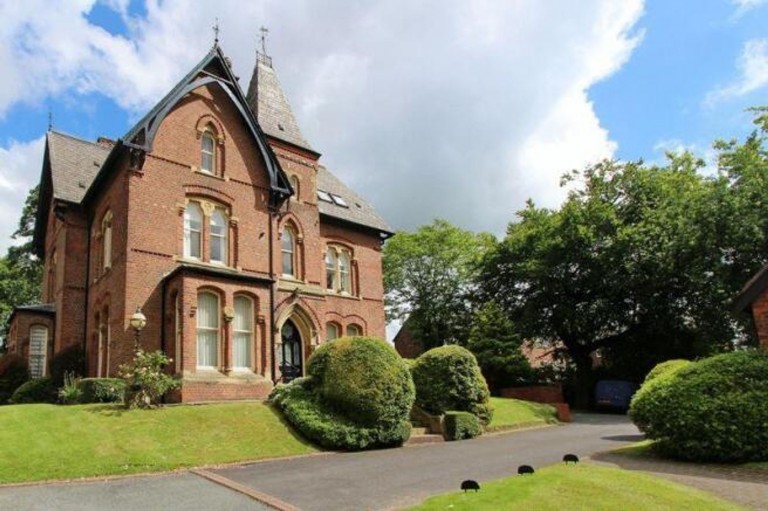 View Full Details for Charlton Avenue, Prestwich, M25