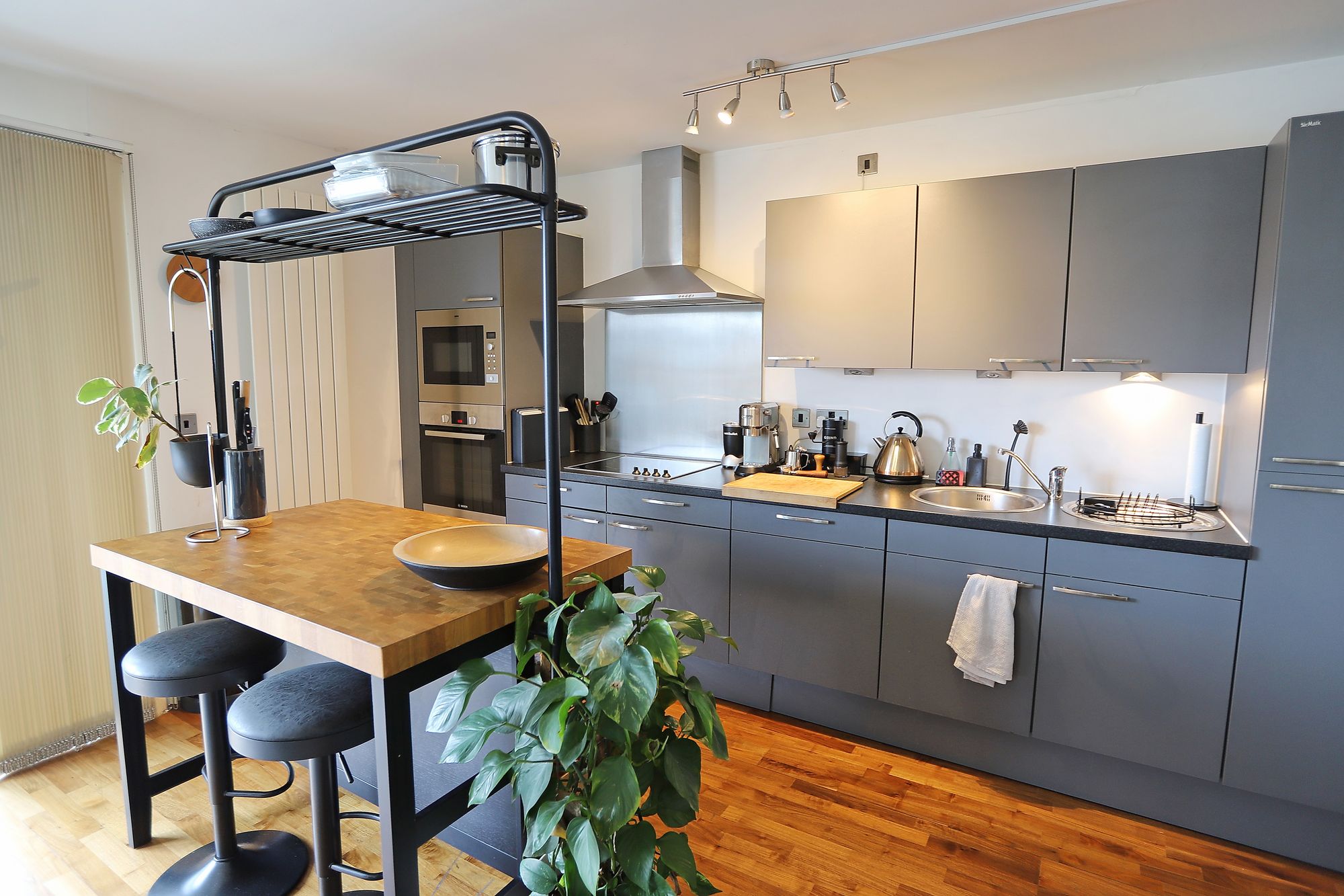 Images for Longfield Centre, Prestwich, M25