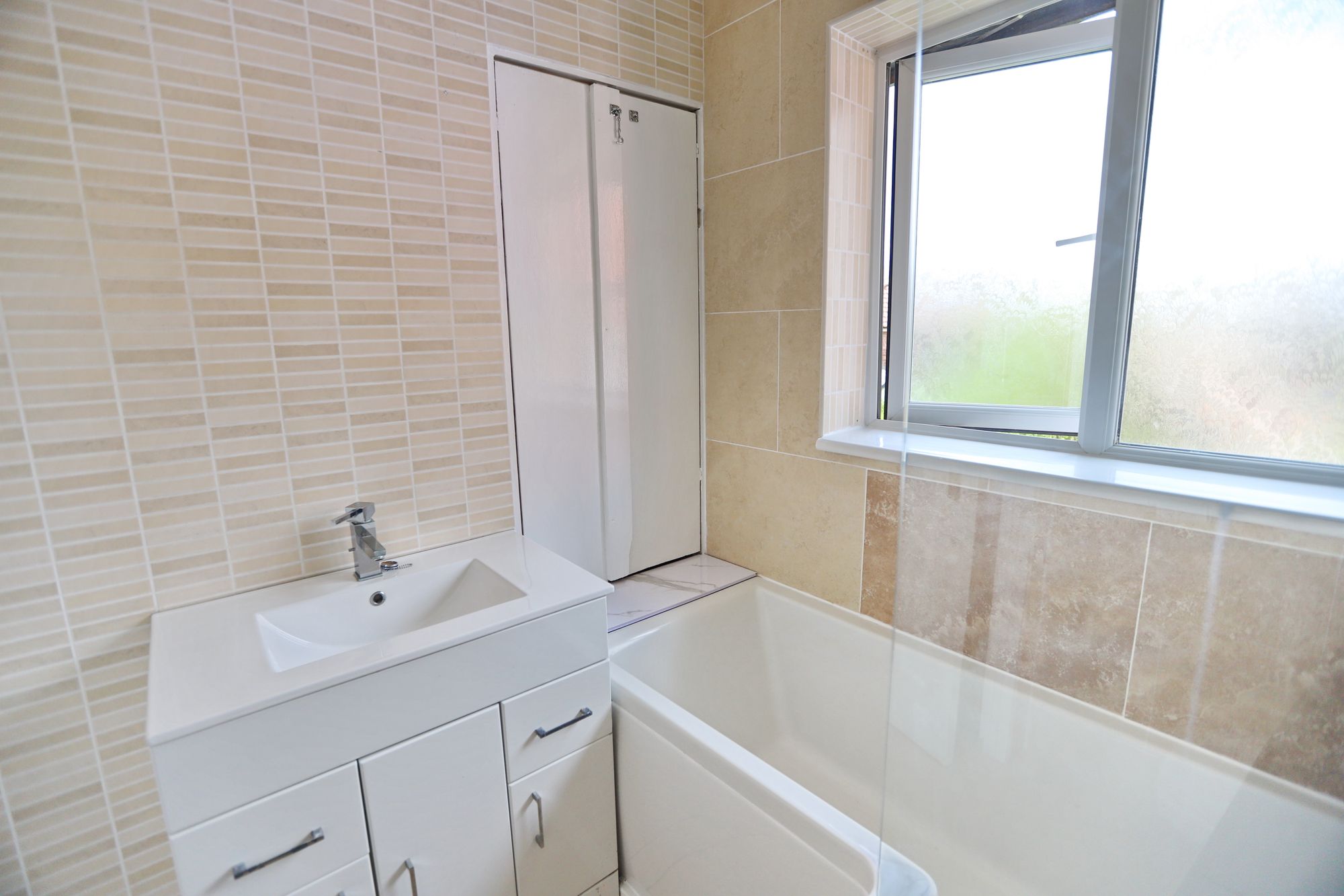 Images for Pine Avenue, Whitefield, M45