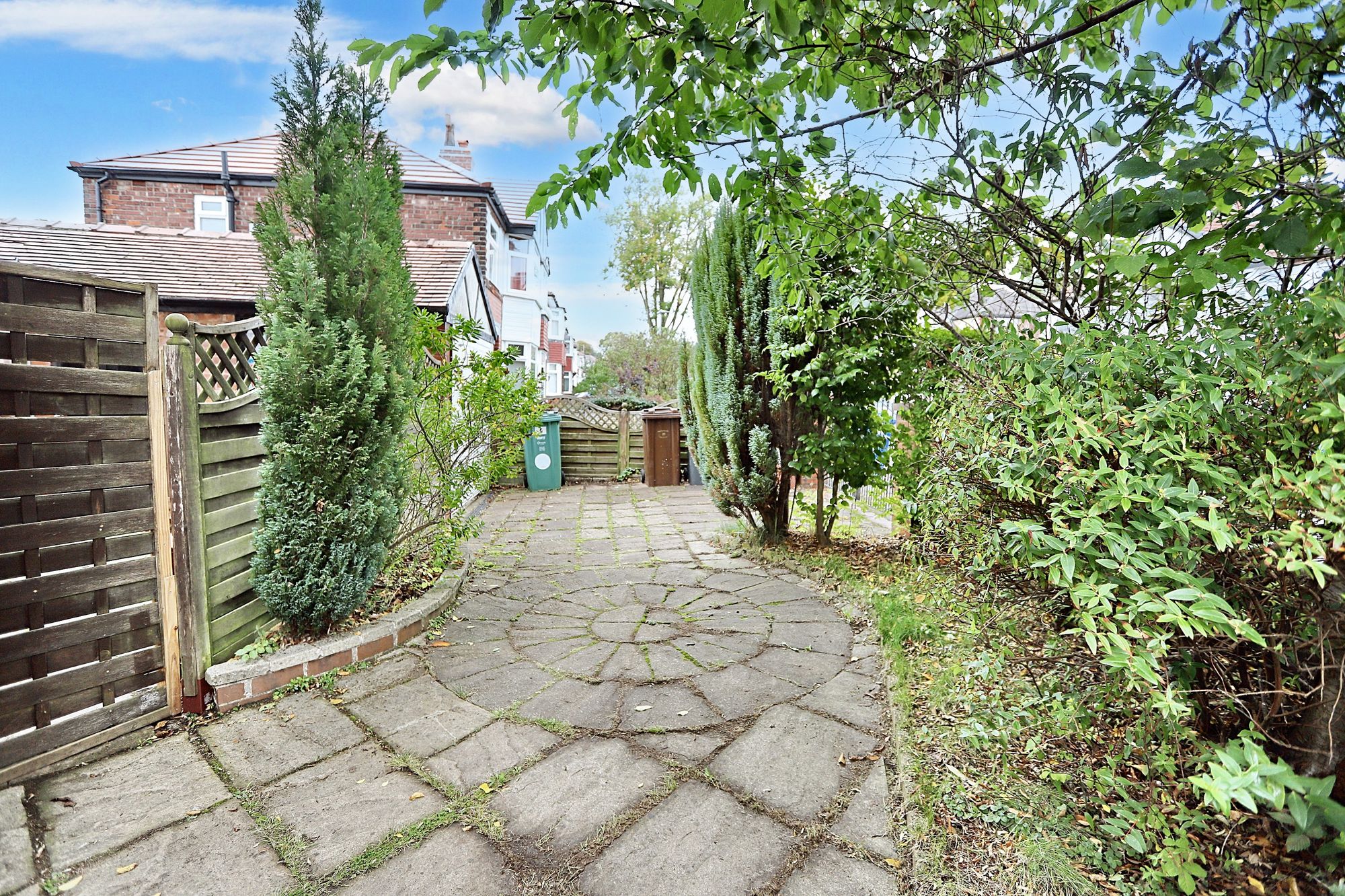 Images for Pine Avenue, Whitefield, M45