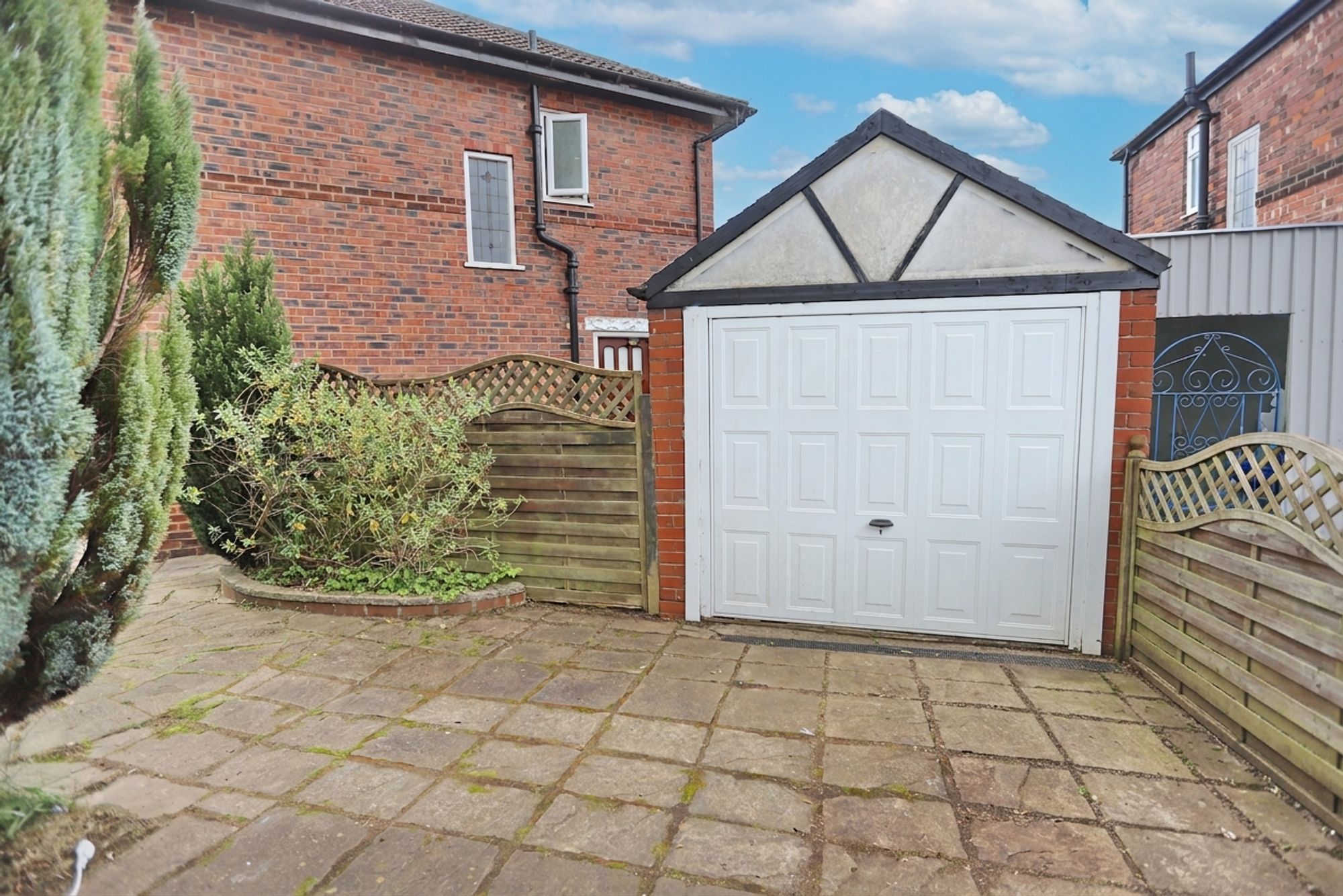 Images for Pine Avenue, Whitefield, M45