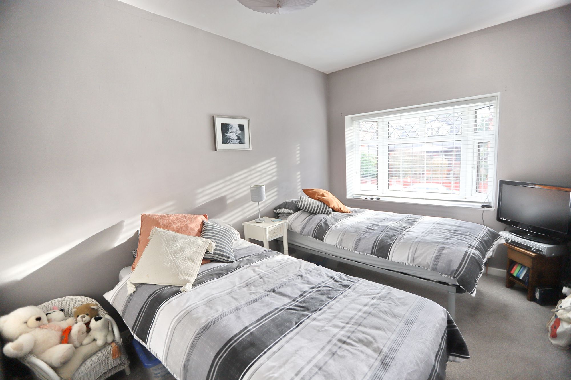 Images for Stand Close, Whitefield, M45