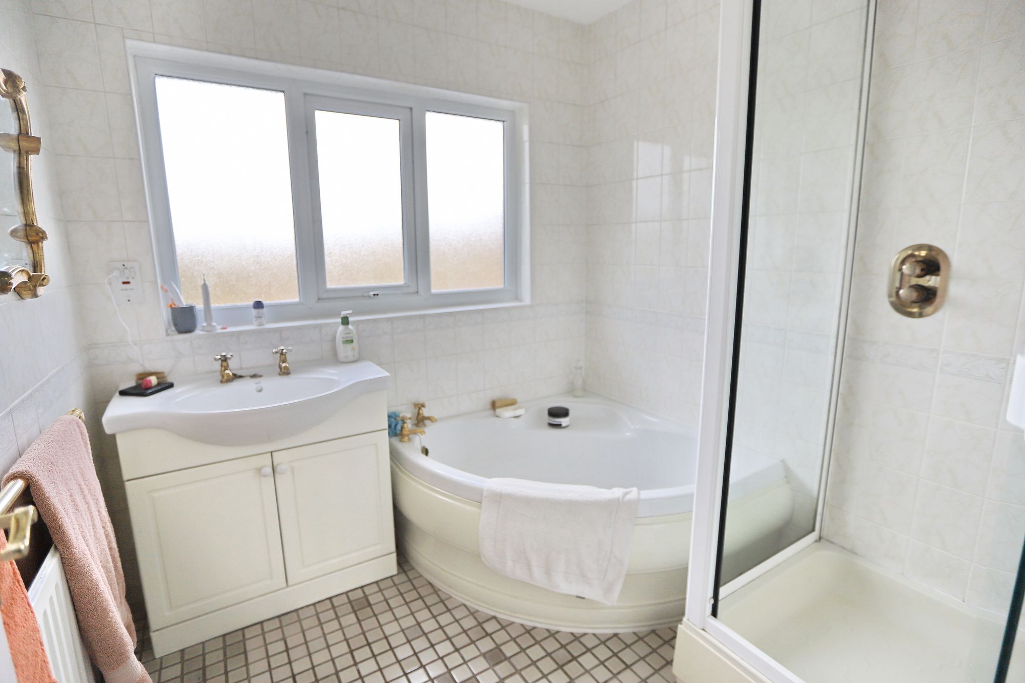 Images for Stand Close, Whitefield, M45