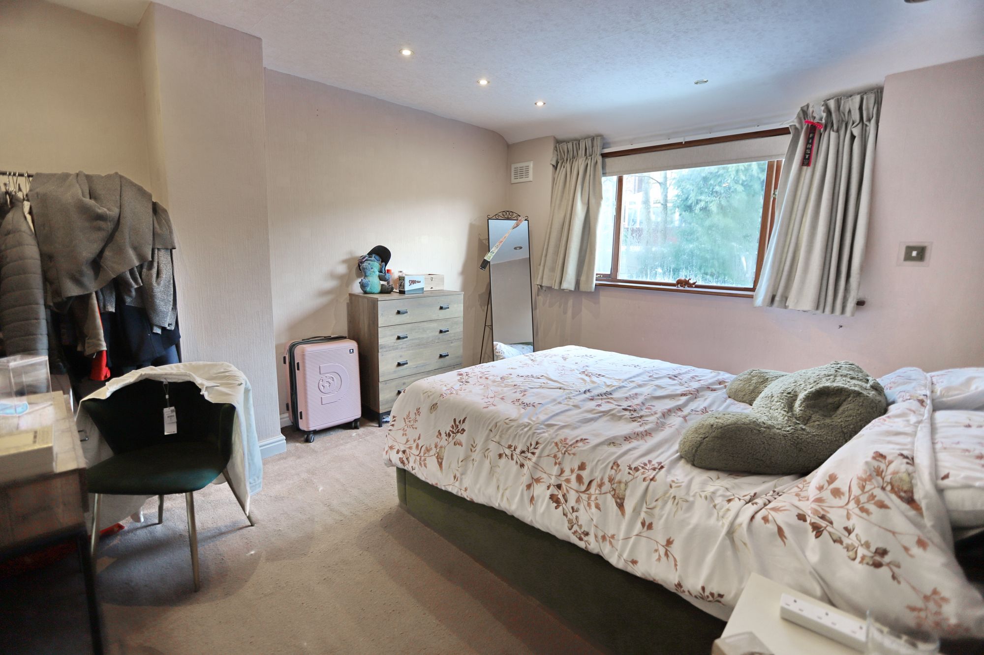 Images for Warwick Avenue, Whitefield, M45