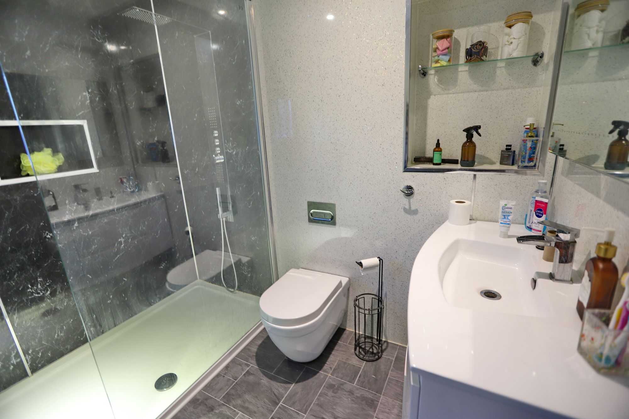 Images for Warwick Avenue, Whitefield, M45