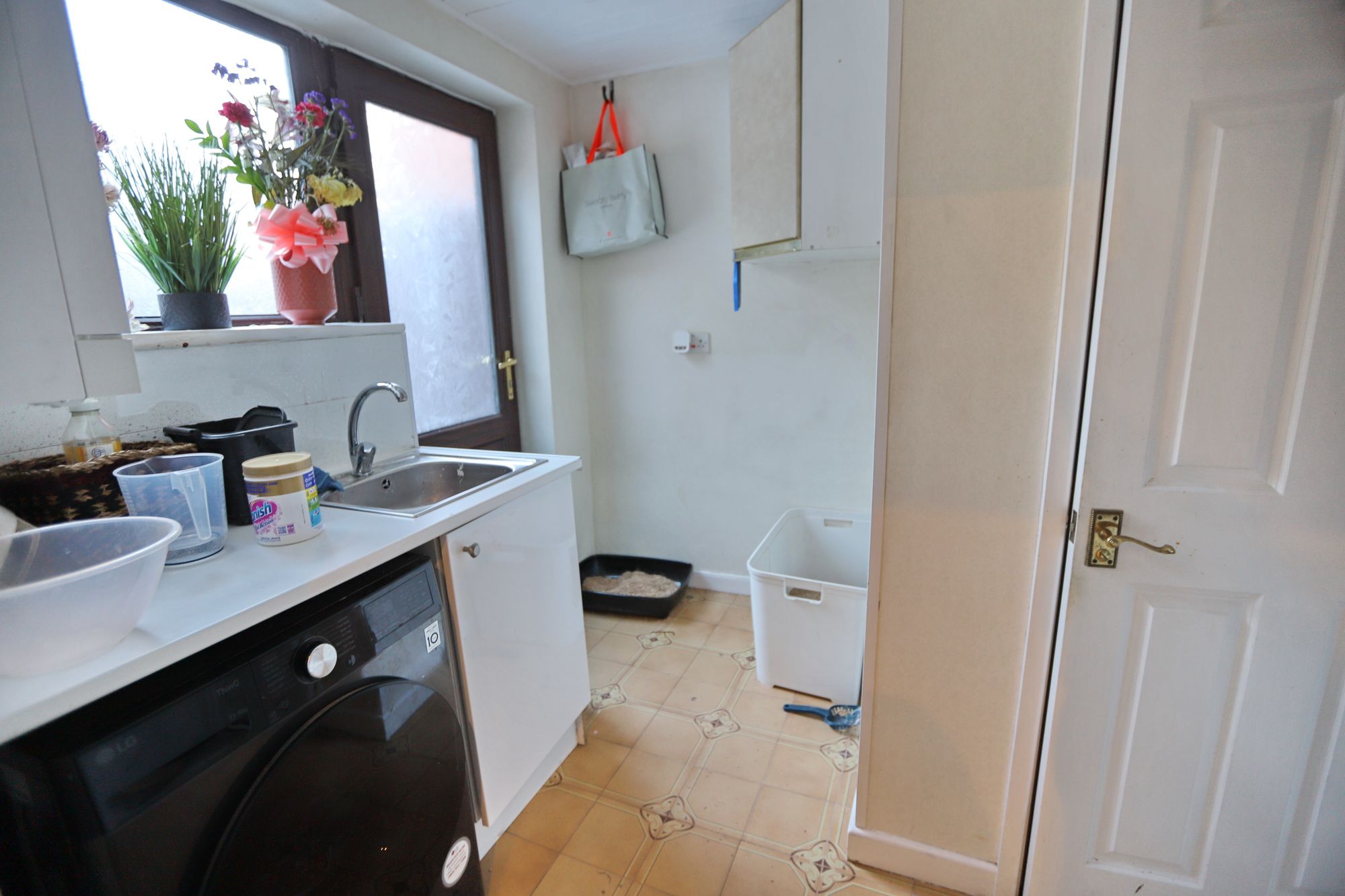 Images for Warwick Avenue, Whitefield, M45