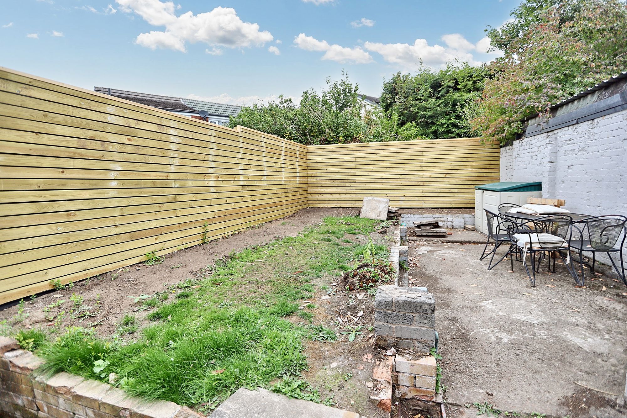 Images for Kings Avenue, Whitefield, M45