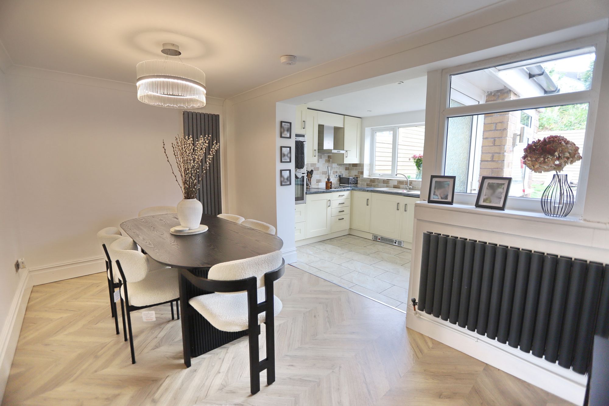 Images for Kings Avenue, Whitefield, M45