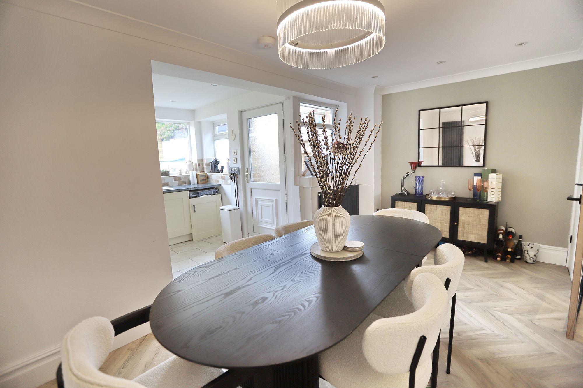 Images for Kings Avenue, Whitefield, M45