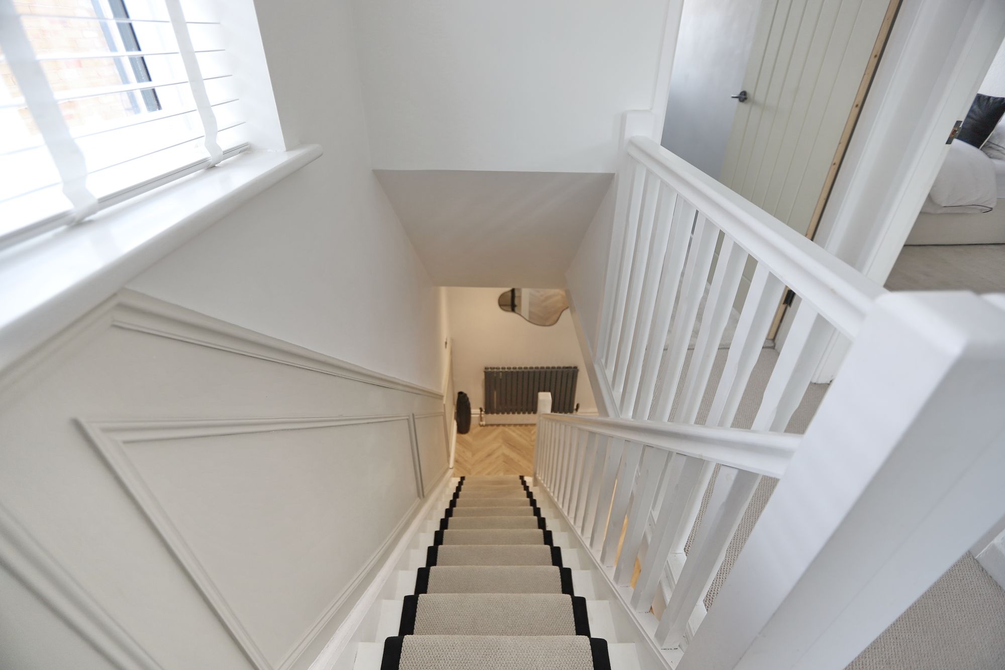 Images for Kings Avenue, Whitefield, M45